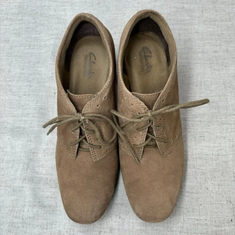 Clarks Bendables Sapphire Chloe Taupe Boots Suede Oxford Heeled Boot Women's 9 - Picture 4 of 10